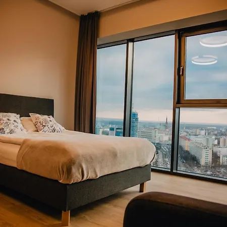 Jbhotels Premium Hanza Tower Apartment *