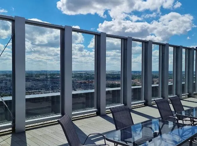 Jbhotels Premium Hanza Tower 4*