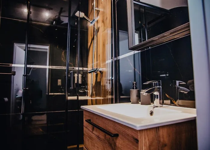 Jbhotels Premium Hanza Tower 4*